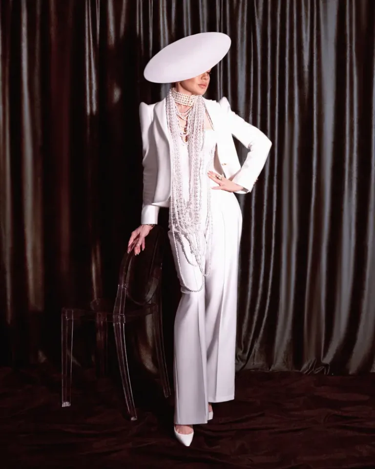 Lady by Katerina Medvedeva — L’AMOUR Magazine editorial