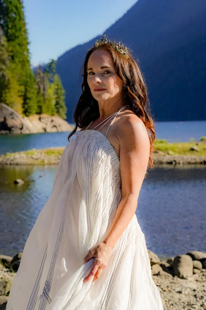 Lady Of The Lake — L’AMOUR Magazine editorial